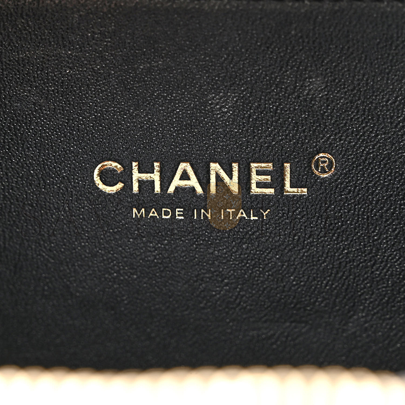 CHANEL CAVIAR QUILTED SMALL CC FILIGREE VANITY CASE 1369915 (16*12*7cm)